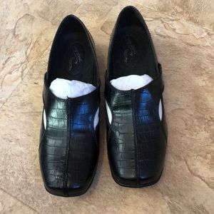 Ladies black shoes sz 9 med